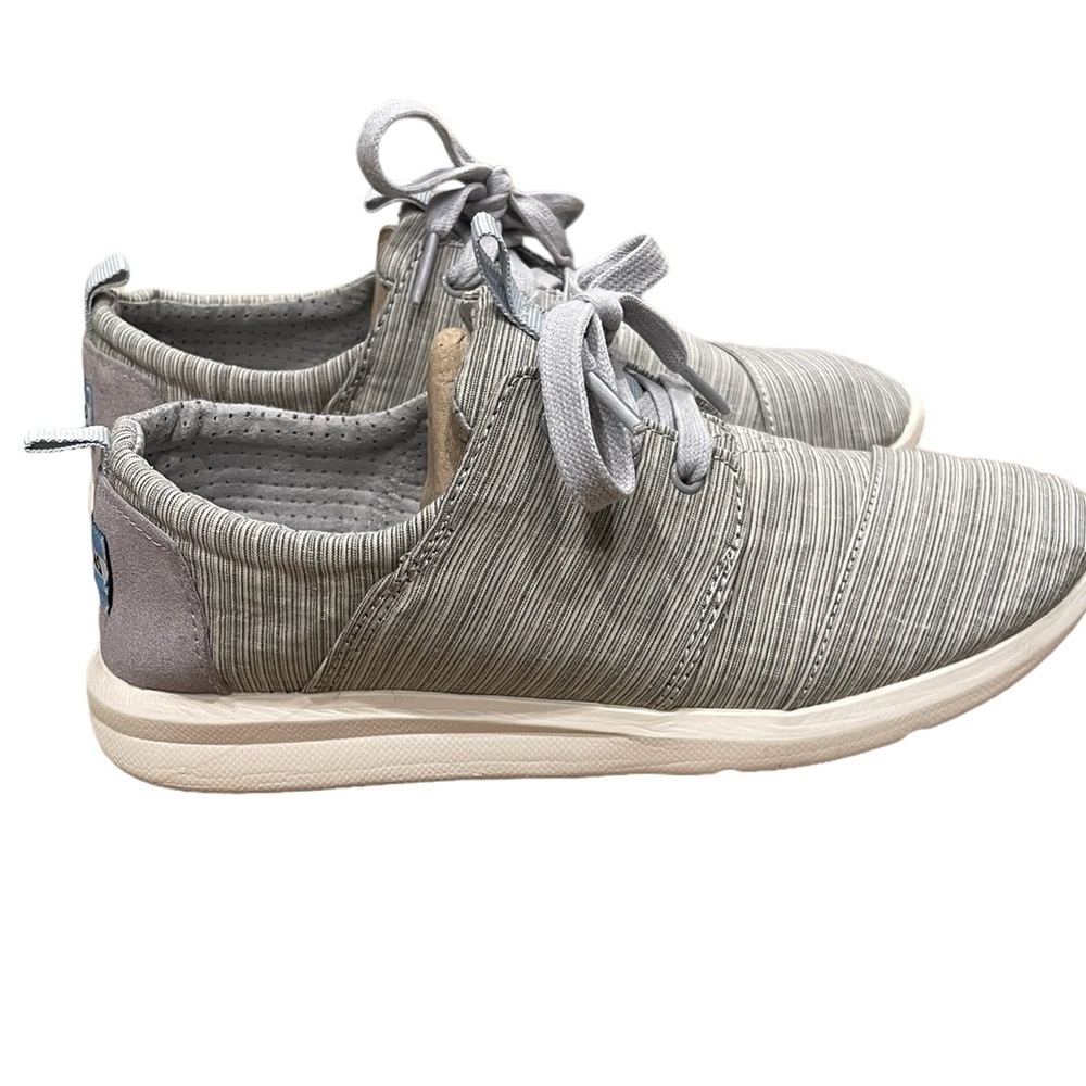 Tom’s Tennis Shoes - Picture 2 of 6